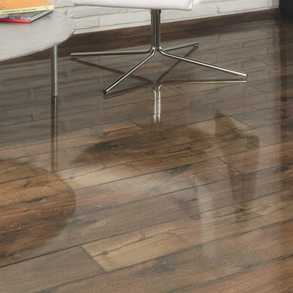 Kaindl Posino Oak - Easy Touch 8mm High Gloss Laminate Flooring (195587) 3 Kaindl Posino Oak - Easy Touch 8mm High Gloss Laminate Flooring (195587) - Image 3